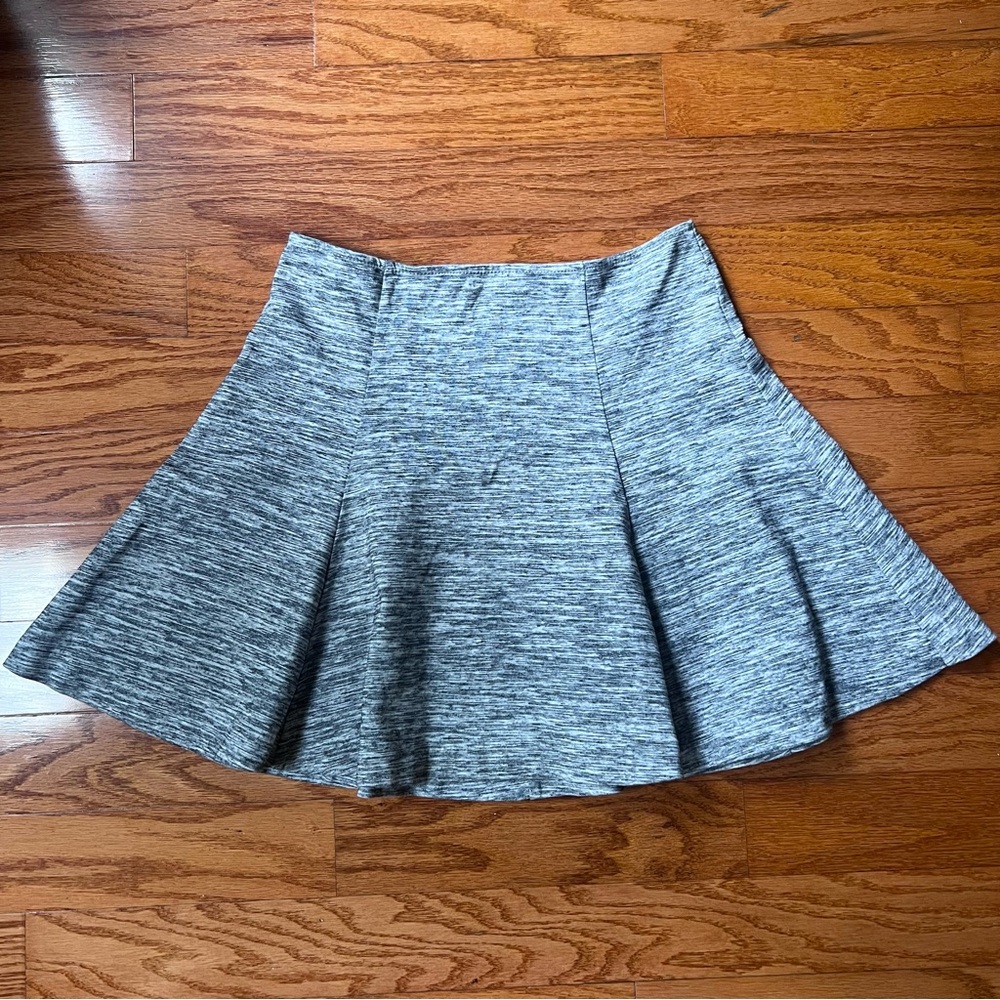 Gap heather gray sz small womans knit skater skirt with zipper in back
